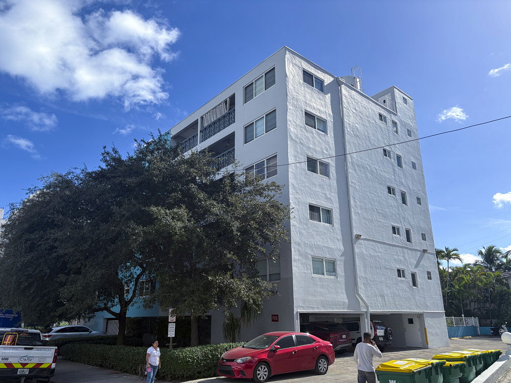 Lincoln Plaza Condo photo 2